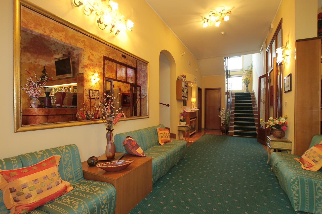 Hotel Vera Марина-ди-Масса Экстерьер фото