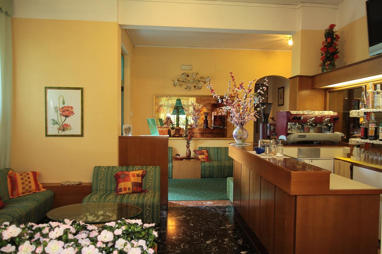 Hotel Vera Марина-ди-Масса Экстерьер фото