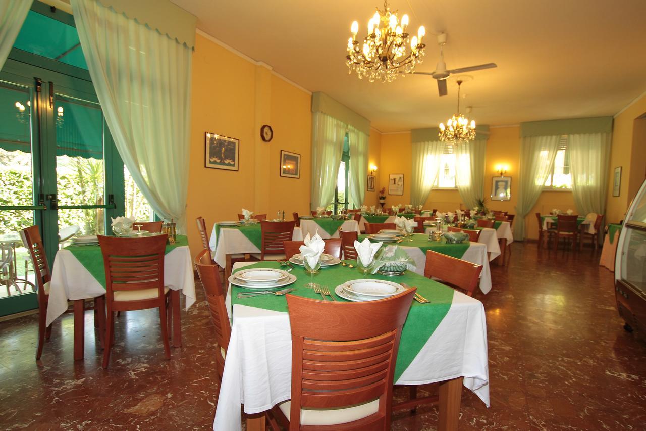 Hotel Vera Марина-ди-Масса Экстерьер фото