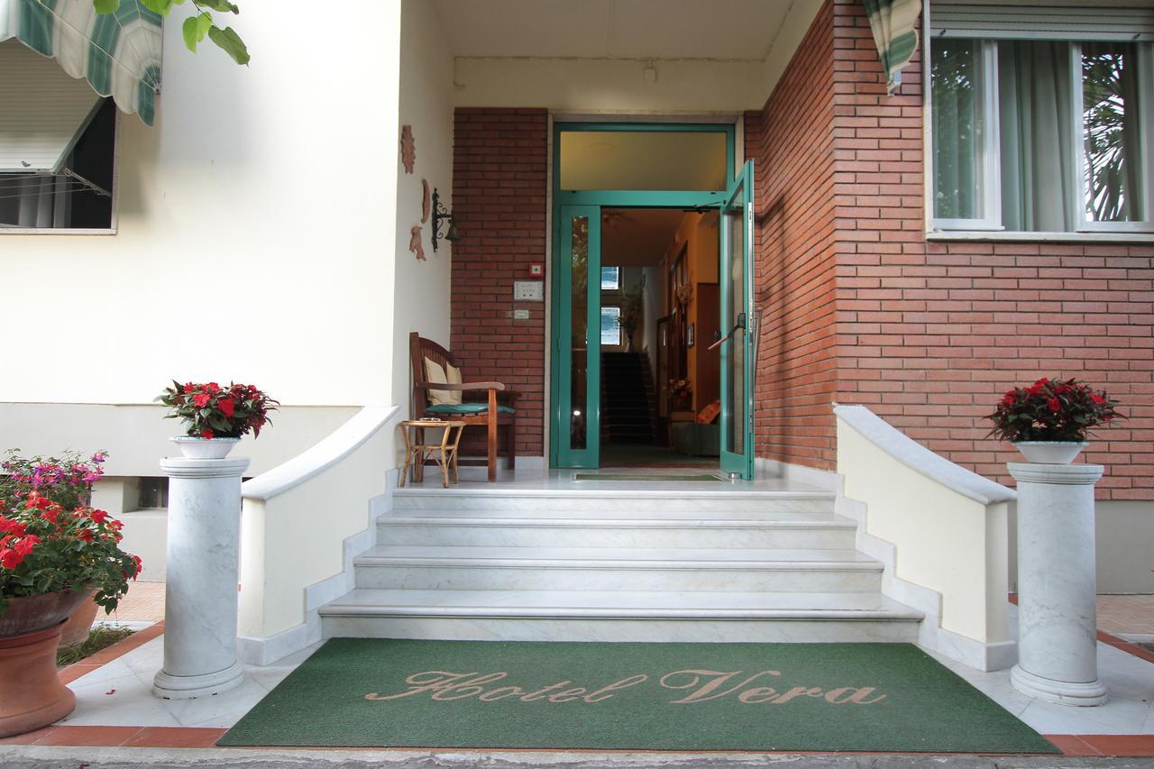 Hotel Vera Марина-ди-Масса Экстерьер фото
